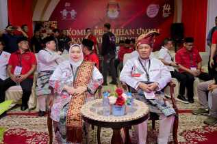 Kasmarni dan Bagus Santoso Resmi Mendaftar Kembali untuk Pilkada Bengkalis 2024