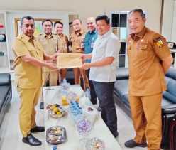 Kepala DLHK Pekanbaru Diganti, Pj Walikota Minta Masalah Tumpukan Sampah Segera Teratasi