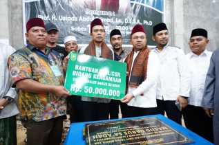 Gubernur Riau dan UAS Resmikan Masjid Darus Sa’adah di Desa Tarai Bangun Kampar