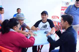 Pertandingan Domino PWI Bengkalis, Wabup Libas Ketua PWI