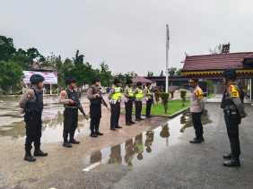 Misi Pemilu, Kompol Zuhri Siregar Bawa Anak Buah Bersenjata Lengkap ke Siak