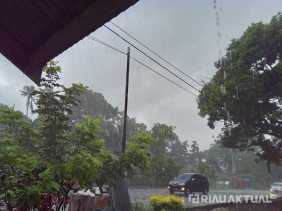 Cuaca Riau Masih Berpotensi Diguyur Hujan Ringan
