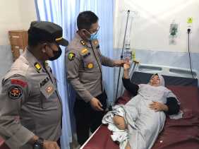 Dapat Bantuan Kaki Palsu Dari Polda Riau, Neti: Semoga Bisa Beraktivitas Seperti Biasa Lagi