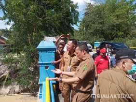 Tinjau Lokasi Banjir, Pj Wali Kota Pekanbaru Minta Warga Bersabar