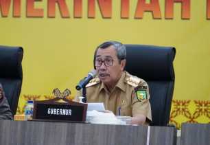 Kebutuhan Sapi Cukup, Gubernur Syamsuar Ajak Masyarakat Beli Sapi Lokal untuk Hindari PMK