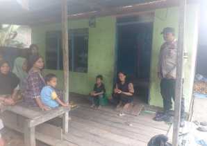 Polsek Tempuling Sosialisasikan dan Imbau Pemilu 2024 di Desa Teluk Kiambang