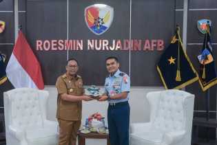 Pj Gubri Rahman Hadi Silaturahmi ke Lanud Roesmin Nurjadin