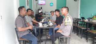 Ngopi Santai, AKP Buha Ajak Tokoh Adat Aktif Berpartisipasi Pilkada Damai