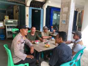 Sambil Ngopi, Polsek Pulau Burung Laksanakan Cooling System dan Imbauan Kepada Masyarakat Jelang Pilkada Serentak 2024