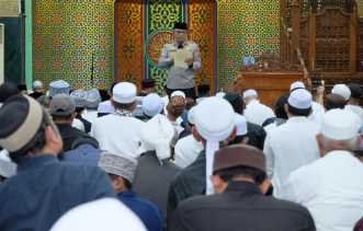 Polda Riau dan Komunitas Driver Ojol Gelar Doa Bersama di Masjid An-Nur