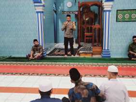 Di Masjid, Kapolsek Medang Kampai Sampaikan Jaga Kamtibmas Jelang Pemilu
