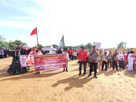 Polsek Bangko Pusako Amankan Karnaval HUT RI ke-80 di Bangko Bakti