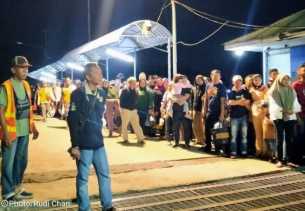 Ratusan Kendaraan Terjebak di Pelabuhan Roro Bengkalis - Pakning