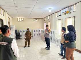 Kapolsek TPTM Laksanakan Pengecekan dan Pengamanan Gudang Logistik Pilkada 2024