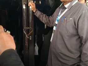 Massa Aksi Gembok Kantor Dishub Bengkalis