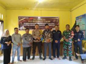 Babinkamtibmas Polsek Kemuning Sosialisasikan Pemilu Damai 2024 pada Bimtek KPPS Desa Lubuk Besar