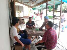 Polsek Pelangiran Sambangi Tokoh Masyarakat dan Sosialisasikan Pemilu 2024