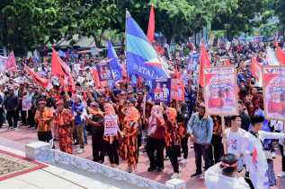 Deklarasi Paslon Kasmarni-Bagus Santoso Disesaki Ribuan Pendukung, Optimis Menangkan Periode Kedua