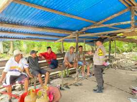 Cooling System Pemilu 2024, Babinkamtibmas Polsek Kateman Intensif Jumpai Masyarakat