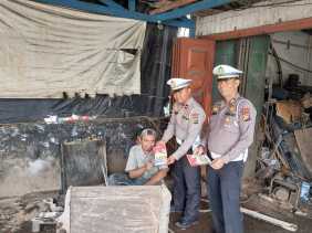 Ditlantas Polda Riau Sampaikan Pesan Pemilu Damai Keselamatan Kepada Masyarakat Jalan Riau