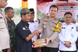 Dukung Program Asta Cita Presiden RI, Polres Inhu Tanam Cabe di Kampung Tangguh