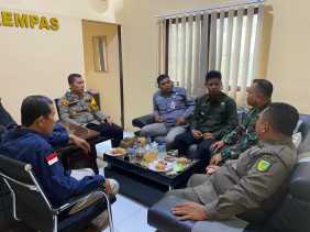 Minggu Tenang, Kapolsek Kempas Rapat Koordinasi Penertiban APK