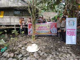 Polsek Sungai Batang Sambangi Warga Benteng dengan Bantuan Sosial dan Sosialisasikan Pemilu 2024