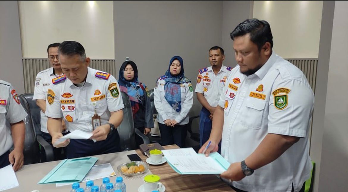 Pegawai Dinas Perhubungan Bengkalis Teken Perjanjian Kinerja dan Pakta Integritas