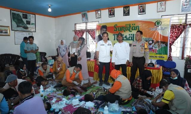 Di Sungai Luar, UPT Puskesmas Sungai Piring Gelar Sunatan Massal