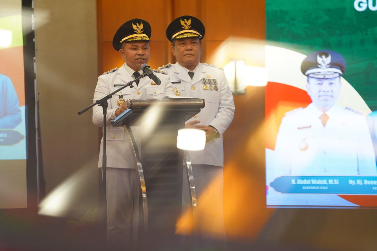 Presiden Prabowo Lantik Abdul Wahid - SF Hariyanto Jadi Gubernur dan Wakil Gubernur Riau