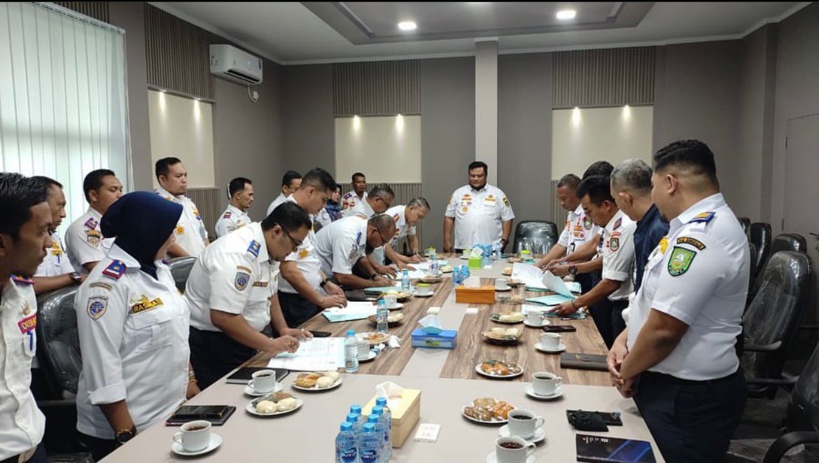 Pegawai Dinas Perhubungan Bengkalis Teken Perjanjian Kinerja dan Pakta Integritas