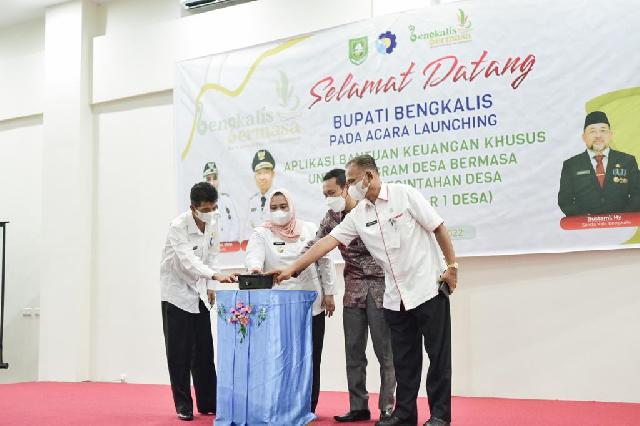 Bupati Bengkalis Launching Aplikasi Bantuan Keuangan 1 Miliar 1 Desa