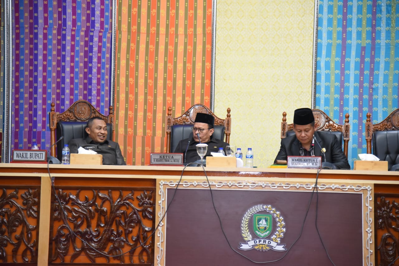 7 Fraksi Sampaikan Catatan Terhadap KLPJ Bupati Bengkalis 2022