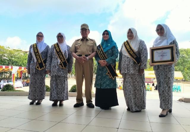 Puncak Hari Kesehatan Nasional, Bupati Inhil Sampaikan Pentingnya Peran Bidan