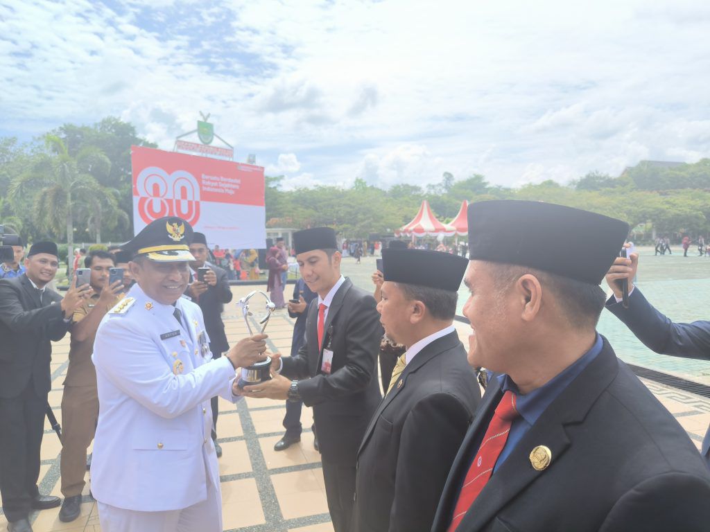 HUT ke-80 RI di Rokan Hulu Berlangsung Meriah, Bupati Anton: Penghormatan untuk Pejuang dan Generasi Muda