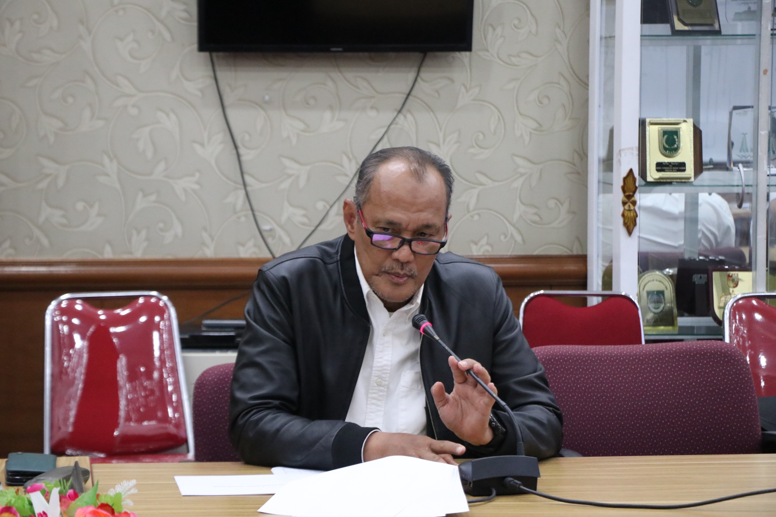 Komisi II DPRD Riau Bahas Finalisasi Renja dengan Disperindagkop dan UKM