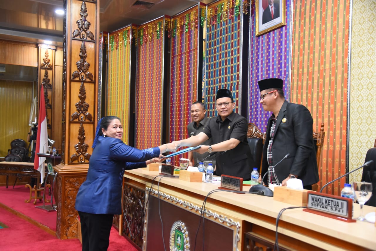 7 Fraksi Sampaikan Catatan Terhadap KLPJ Bupati Bengkalis 2022