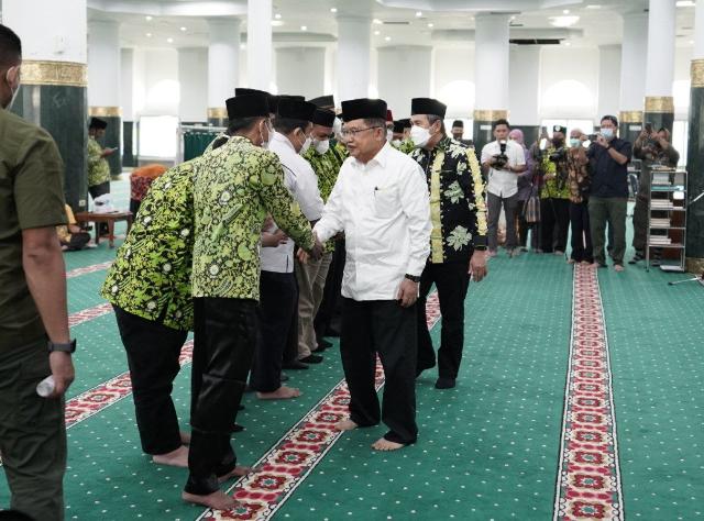 Pengurus PW Dewan Masjid Indonesia Provinsi Riau Dilantik, Ini Harapan Gubri