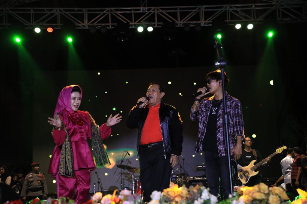 Puncak Perayaan HUT Kabupaten Rokan Hulu ke-25 Meriah Meski Diguyur Hujan