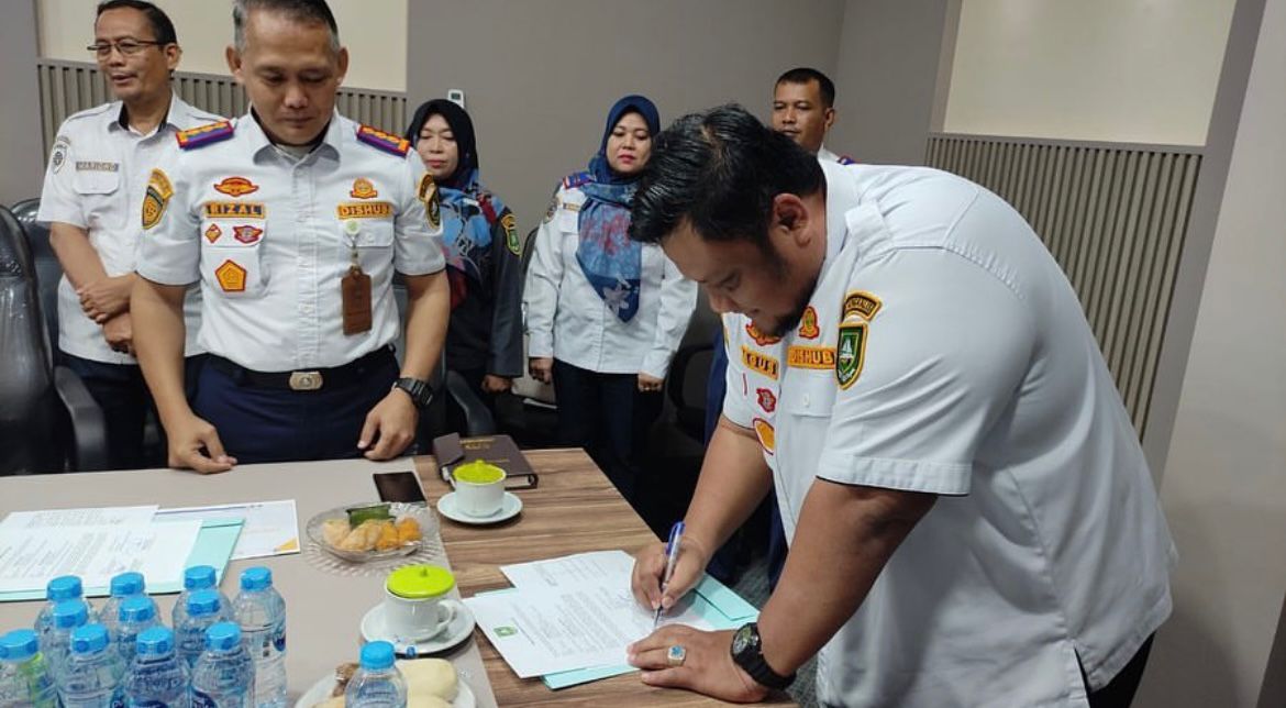 Pegawai Dinas Perhubungan Bengkalis Teken Perjanjian Kinerja dan Pakta Integritas
