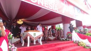 Upacara Peringatan HUT RI Ke-78 di Rokan Hulu yang Khidmat Meski Diguyur Hujan