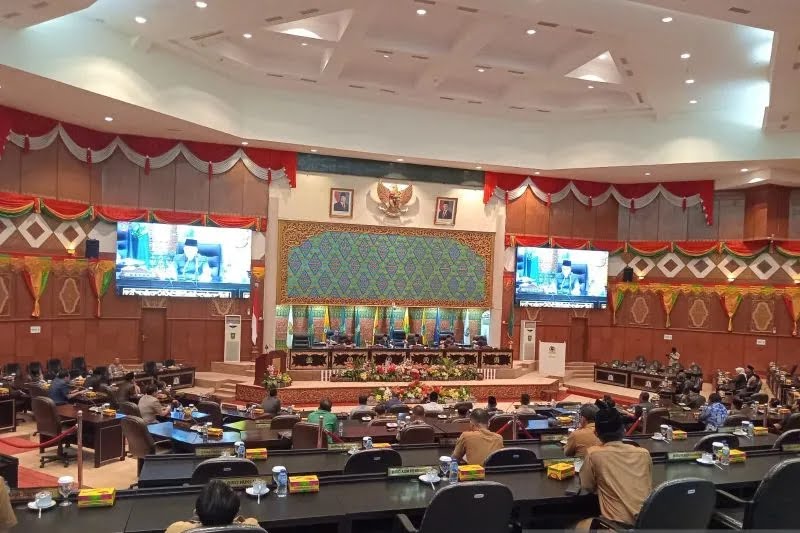 Gelar Paripurna, DPRD Riau Resmi Bentuk Lima Komisi