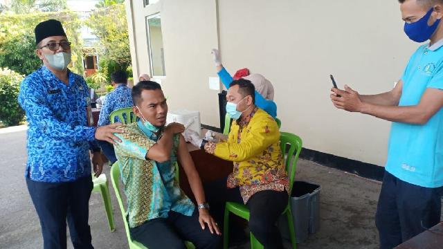 Mulai Dari ASN, Honorer dan THL DLH Bengkalis Ikuti Vaksinasi Covid-19 Tahap Tiga