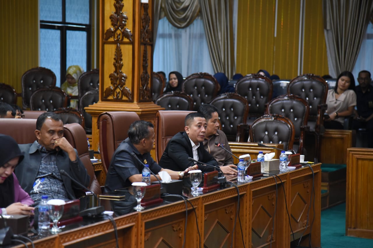 7 Fraksi Sampaikan Catatan Terhadap KLPJ Bupati Bengkalis 2022
