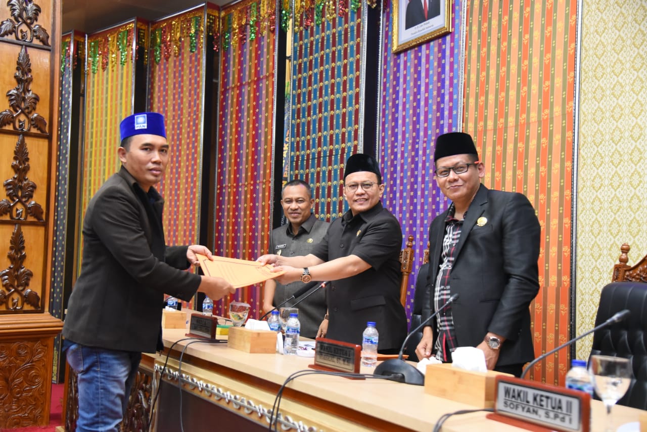 7 Fraksi Sampaikan Catatan Terhadap KLPJ Bupati Bengkalis 2022