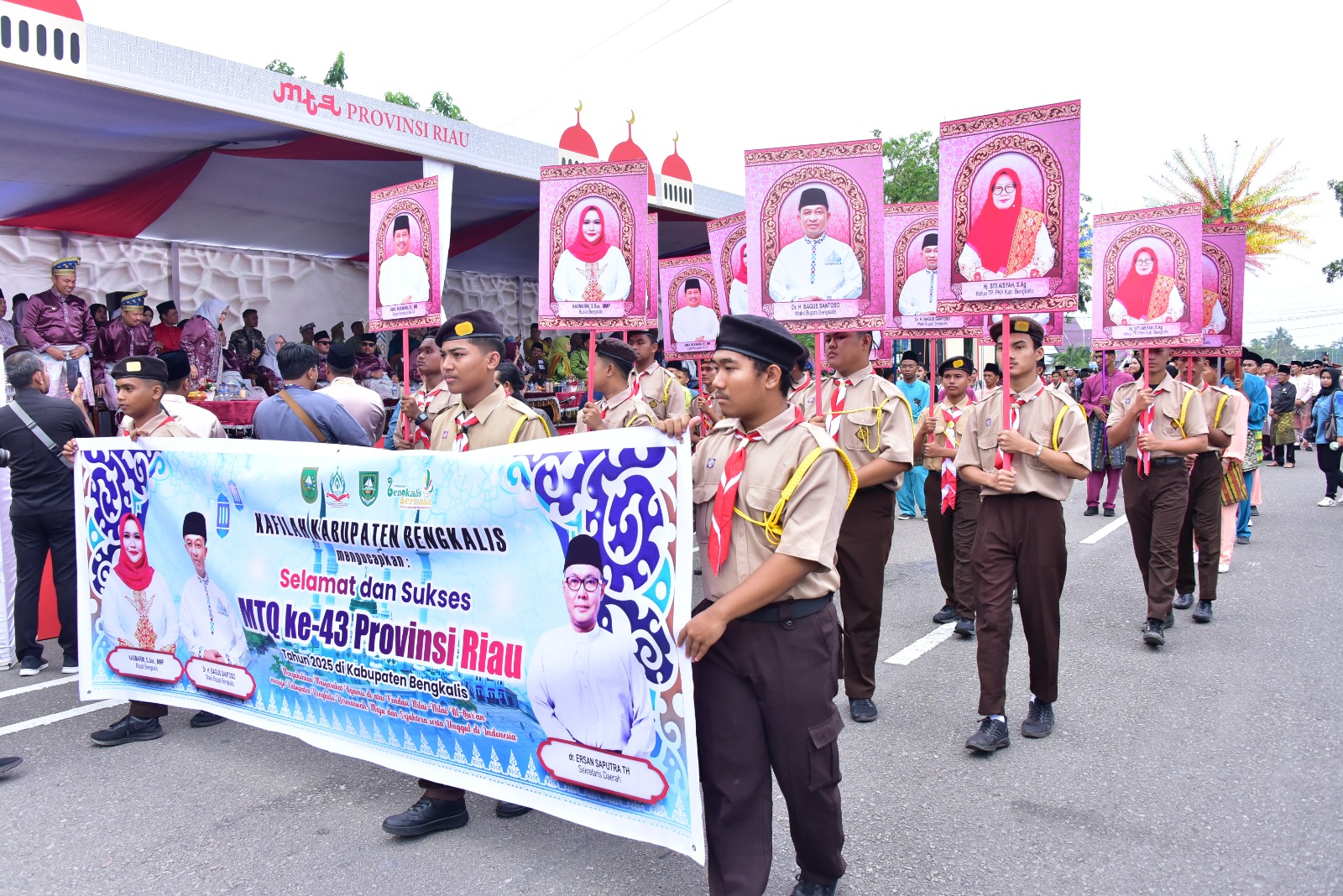 Pawai Ta'aruf Kafilah Bengkalis Tampil Memukau, Ketua DPRD Bengkalis: Ini Cerminan Semangat dan Identitas Daerah