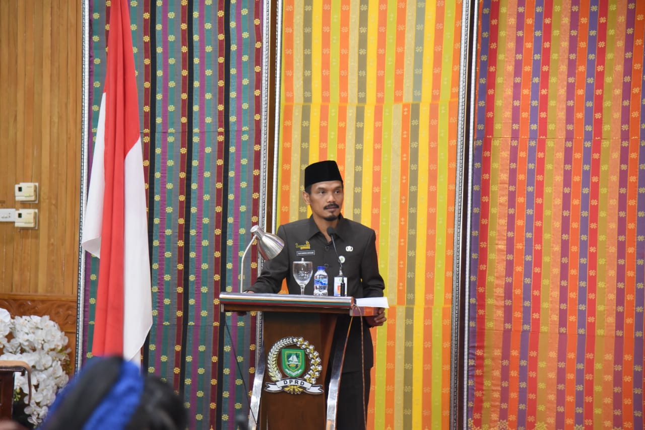 7 Fraksi Sampaikan Catatan Terhadap KLPJ Bupati Bengkalis 2022