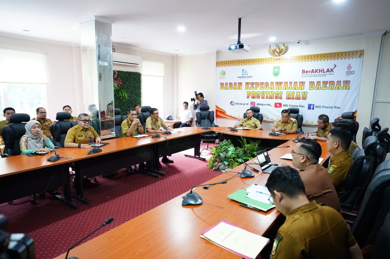 Gubri Abdul Wahid dan Wagubri SF Hariyanto Kunjungi BKD Riau, Ini Pembahasannya