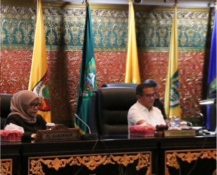 DPRD Riau Gelar Paripurna Pembentukan Susunan Fraksi-fraksi