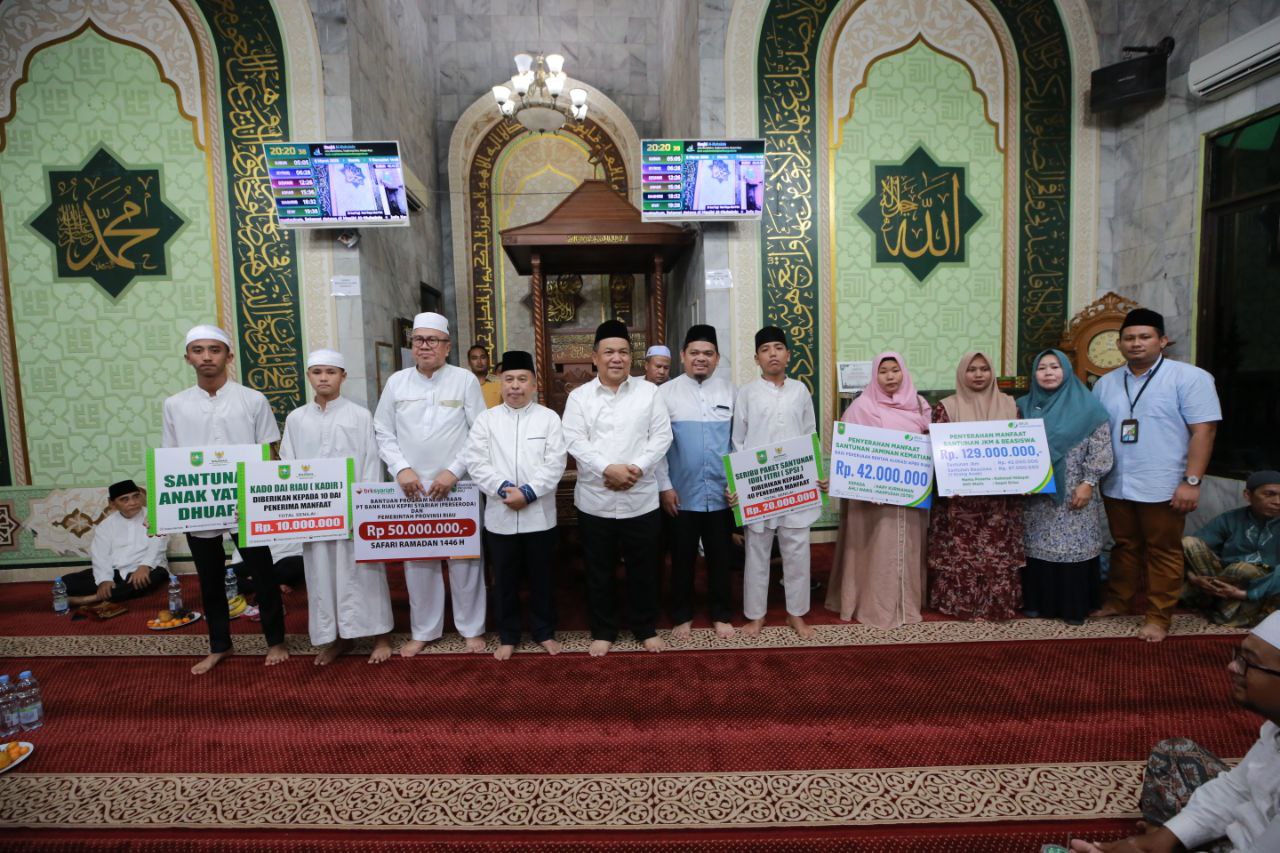 Hari Kedua Safari Ramadan, Wagubri SF Hariyanto Kunjungi Masjid Al Mushinin